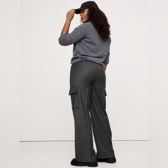 NWOT! Banana Republic Charcoal Gray Pull-On Wool Flannel Cargo Pant - Large 💛 - Picture 5 of 6